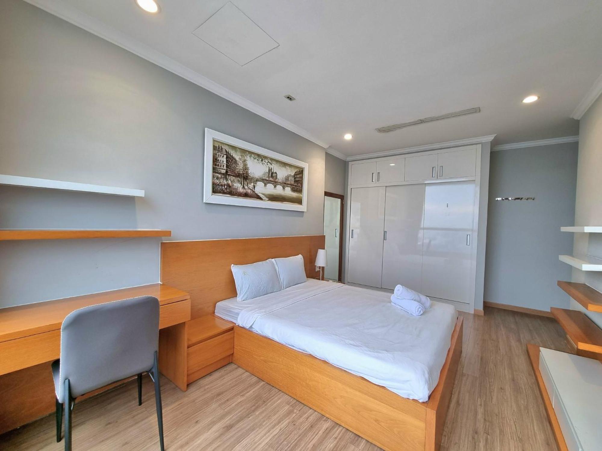 Khách sạn Vinhomes Landmark Luxury By Navie TP. Hồ Chí Minh