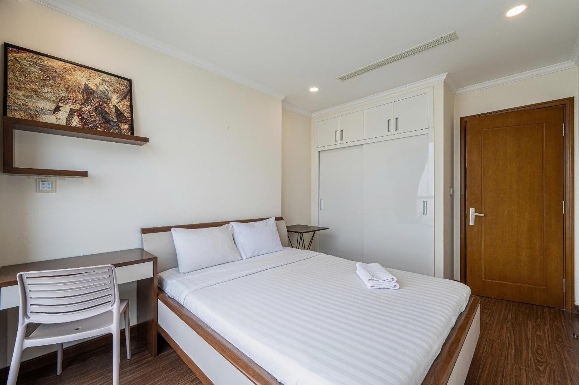 Vinhomes Landmark Luxury By Navie Khách sạn 5*