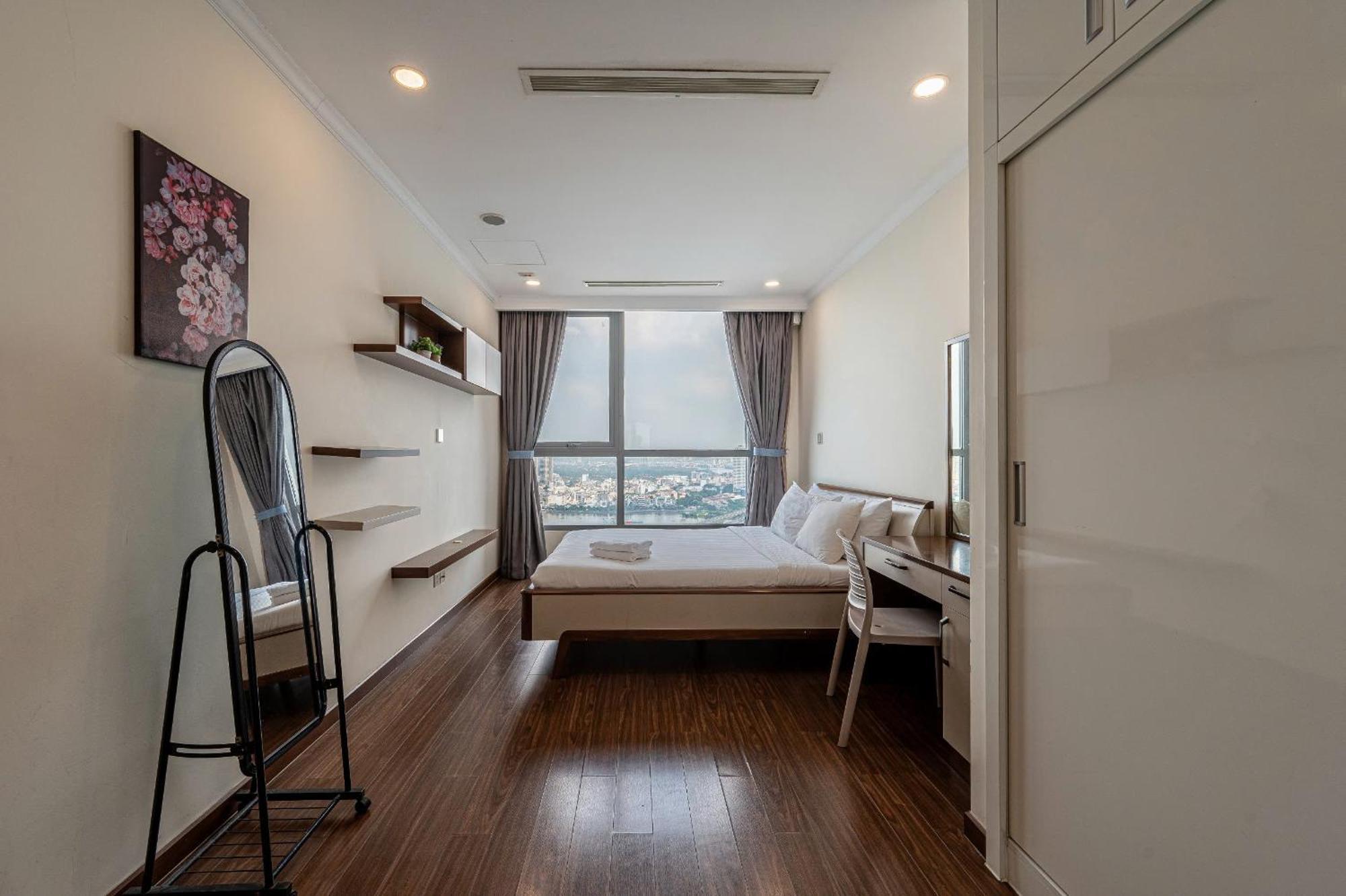 Vinhomes Landmark Luxury By Navie 5*