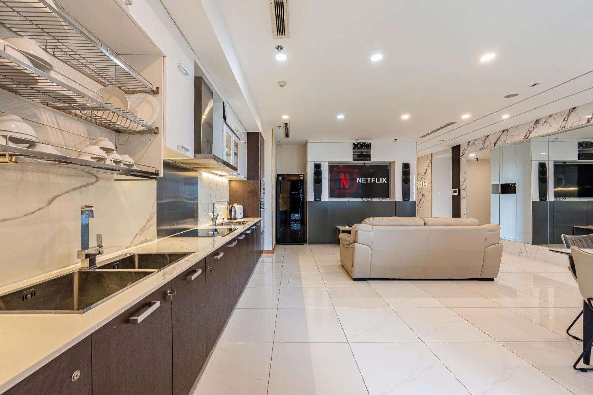 Khách sạn Vinhomes Landmark Luxury By Navie TP. Hồ Chí Minh